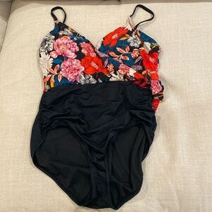 One piece swim suit